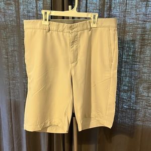 Nike golf shorts. Men’s medium, cream or tan. Excellent condition